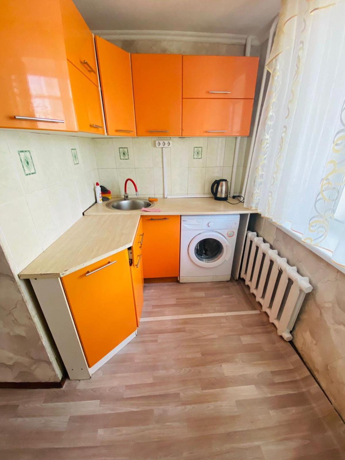 Г Караганда Ул Ермекова 58 Посуточно 2 Комн Lägenhet Exteriör bild